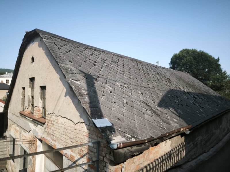 Likvidace eternitové střechy svépomocí