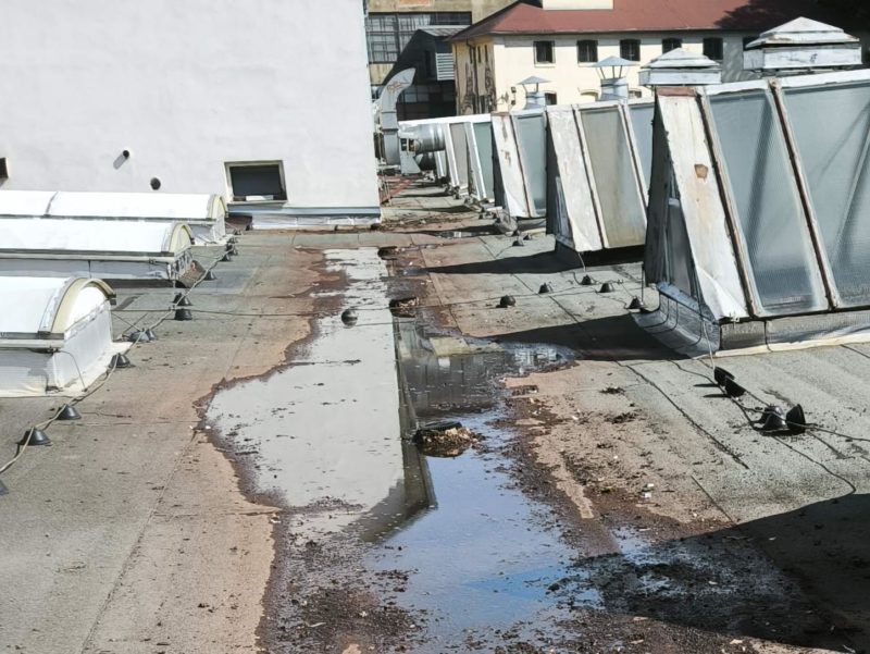 Jak opravit asfaltovou střechu